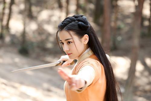 秦時明月新登場女俠角色——科技之光，生活之路的照亮者