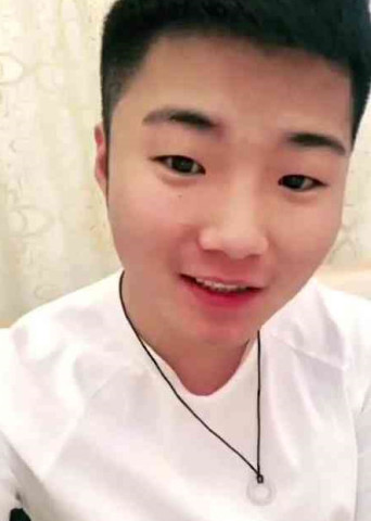 白小白最新時(shí)尚活力照片曝光，捕捉魅力瞬間