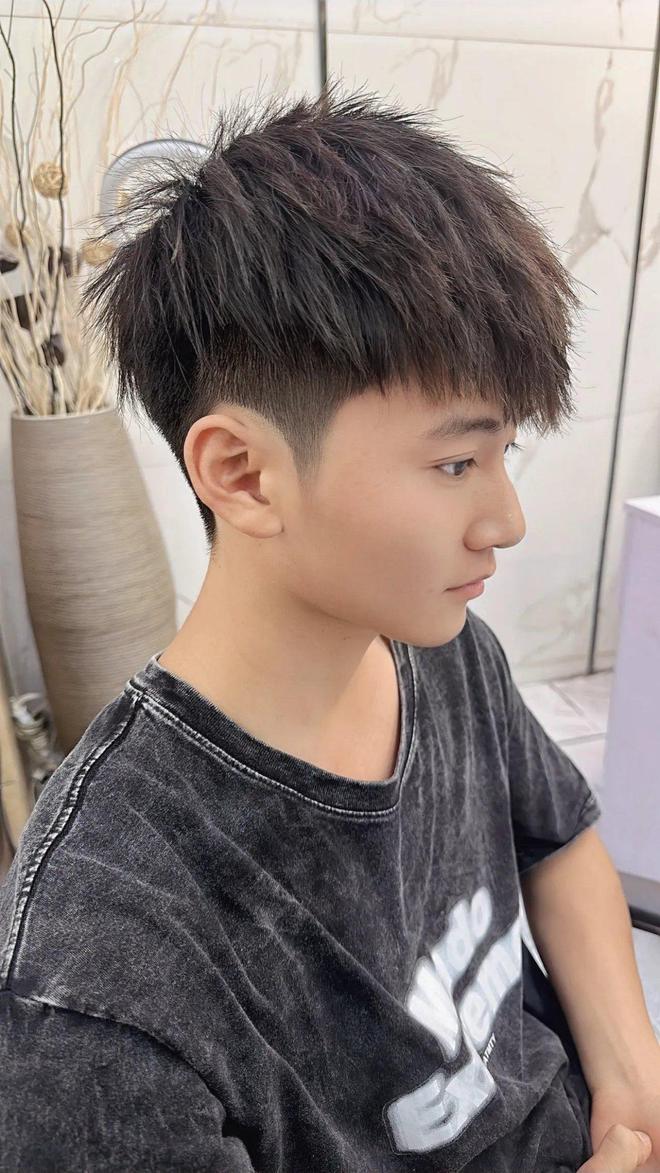 時尚變遷，探索短發(fā)型風(fēng)潮與影響，展望2025最新流行趨勢