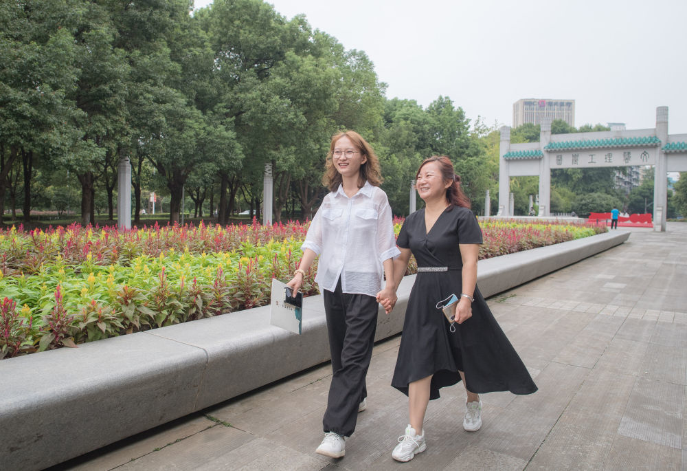 武漢最新溫情，學(xué)習(xí)之光，照亮未來希望之路