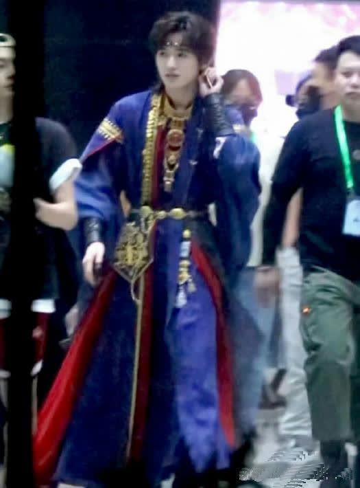 王牌最新路透照揭秘，小巷深處的獨(dú)特風(fēng)情